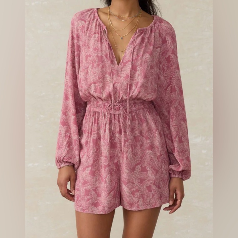Faherty Kai Romper Dusty Rose Banana Leaf size medium EUC